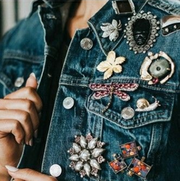 Monet Rhinstone skier brooch - Picture 9 of 11